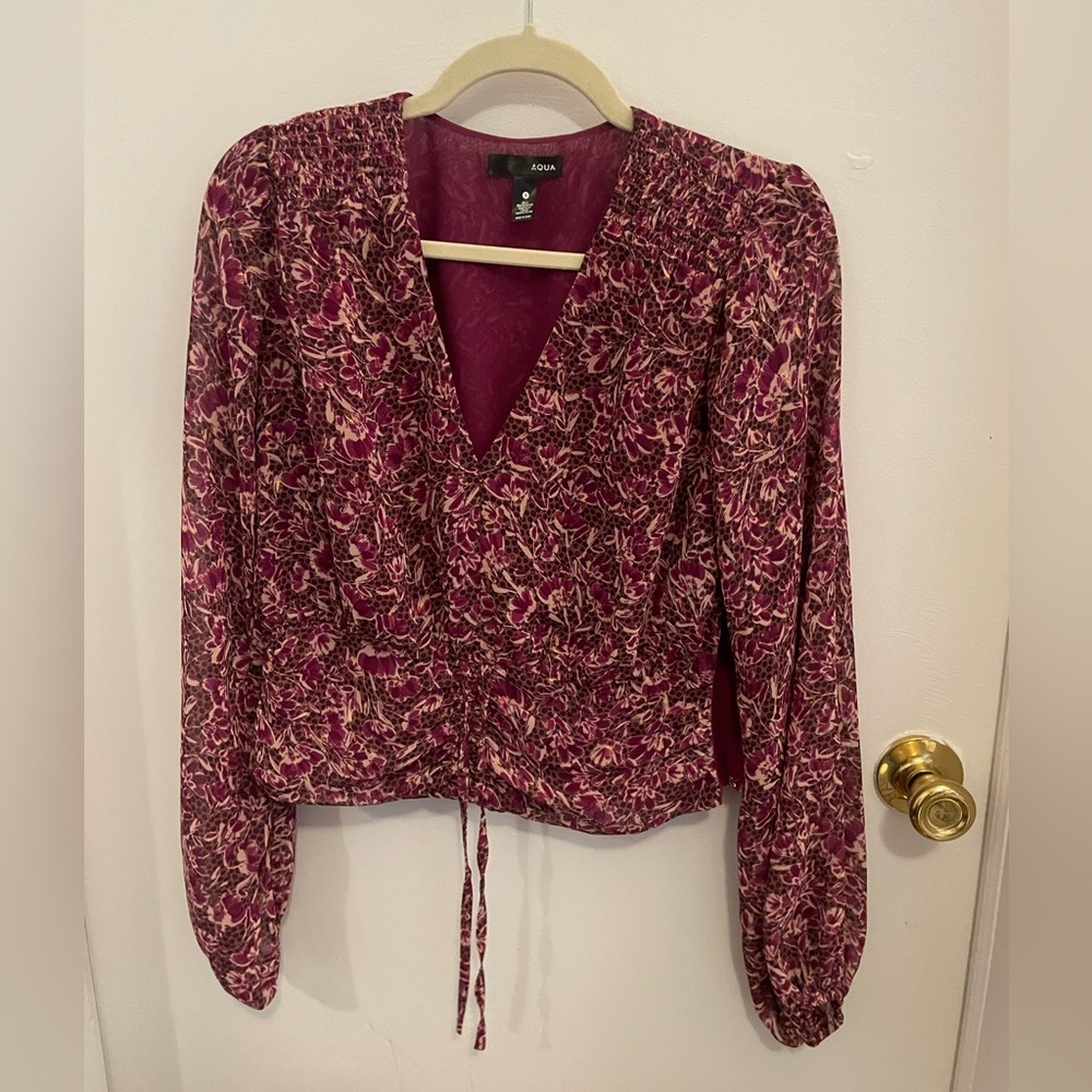 Aqua v neck printed blouse size small